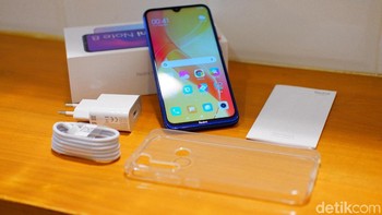 Inilah semua yang ada dalam paket penjualan Redmi Note 8 di Indonesia. Foto: Adi Fida Rahman/detikINET