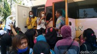 Wali Kota Semarang, Hendrar Prihadi, berharap para WPS bisa memulai kehidupan baru dengan usaha yang lebih baik. Para eks WPS tersebut meninggalkan Sunan Kuning dengan bus-bus yang disediakan oleh Pemkot untuk diantar ke daerah asal masing-masing.