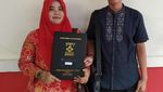 Potret Siti yang Sudah Dapat Toga-Ikut Gladi Resik Tapi Tak Boleh Ikut Wisuda