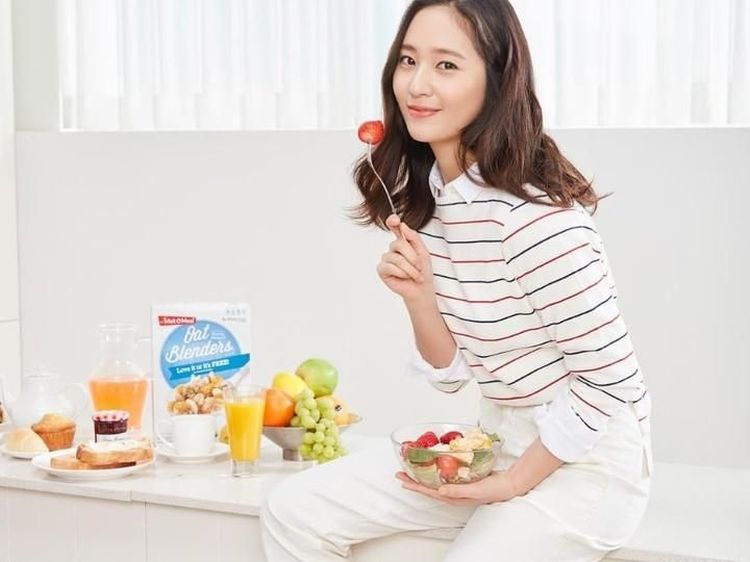 Kulineran Si Cantik Krystal Jung, Artis Sekaligus Sahabat Sulli