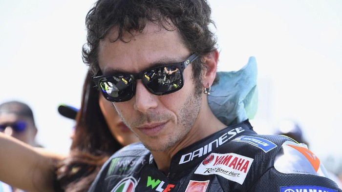 BANGKOK, THAILAND - OCTOBER 06:  Valentino Rossi of Italy and Yamaha Factory Racing prepares to start on the grid during the MotoGP race during the MotoGP of Thailand - Race on October 06, 2019 in Bangkok, Thailand. (Photo by Mirco Lazzari gp/Getty Images)