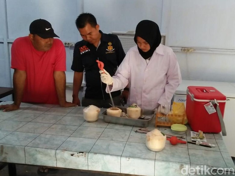 Produsen Minuman Kelapa Muda Jelly Berformalin Digerebek Produsen Minuman Kelapa Muda Jelly Berformalin Digerebek