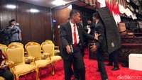 Formasi Paspempres terlihat sempurna saat mengamankan presiden.