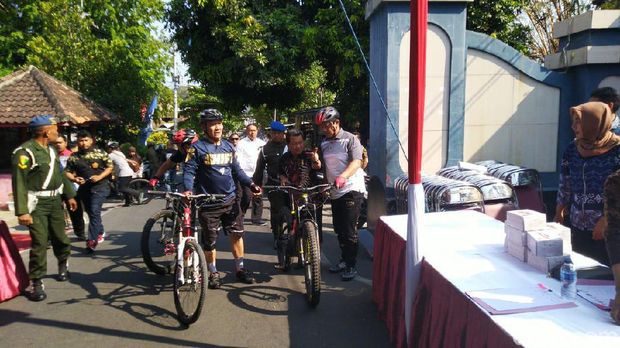 Hari Ini Lokalisasi Sunan Kuning Ditutup, Walkot Datang Bersepeda