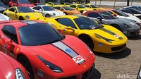 Puluhan supercar berbagai merk dan jenis terparkir rapi di halaman Bandara Internasional Banyuwangi.