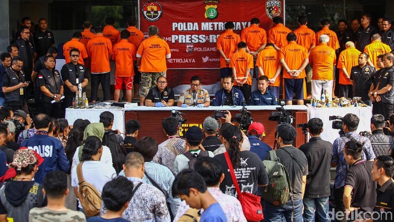 Polisi: Abdul Basith cs Rencanakan Ricuh Demo dengan Bakar Toko di 9 Titik Polisi: Abdul Basith cs Rencanakan Ricuh Demo dengan Bakar Toko di 9 Titik