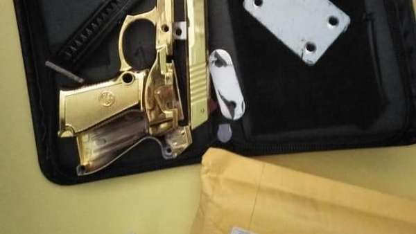 Bea Cukai Bali Temukan Paket Berisi Pistol dari China Bea Cukai Bali Temukan Paket Berisi Pistol dari China