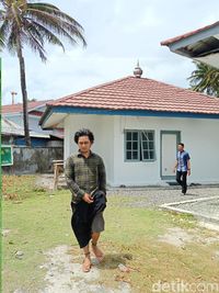 Merasakan Salat Jumat di Pulau Kristen Indonesia