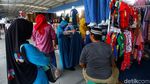 Hiruk Pikuk Aktivitas Warga di Skybridge Tanah Abang