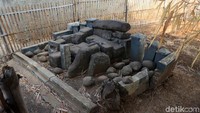 Menurut mitologi di masyarakat, candi ini memiliki beberapa hubungan dan kesamaan dengan keberadaan Kerajaan Kendan dan Candi Bojongmenje di Kecamatan Rancaekek, Kabupaten Bandung.