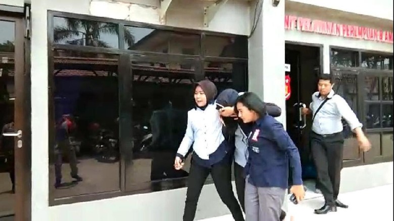 Kasus Istri Polisi Selingkuhi Dokter Berakhir Anti Klimaks, Suami Cabut Laporan Kasus Istri Polisi Selingkuhi Dokter Berakhir Anti Klimaks, Suami Cabut Laporan