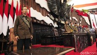 Rangkaian acara dijalankan lengkap dan pihak-pihak yang terlibat diperankan oleh model peraga.