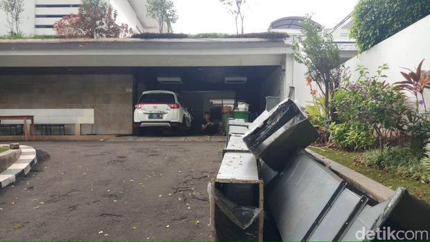 Menteri Susi dan Menag Lukman Berkemas dari Rumah Dinas di Widya Chandra