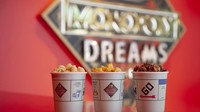 Selain permainan, pengunjung juga bisa menikmati makanan di Monopoly cafe, seperti Triple Dreams Popcorn (monopolydreams.com)