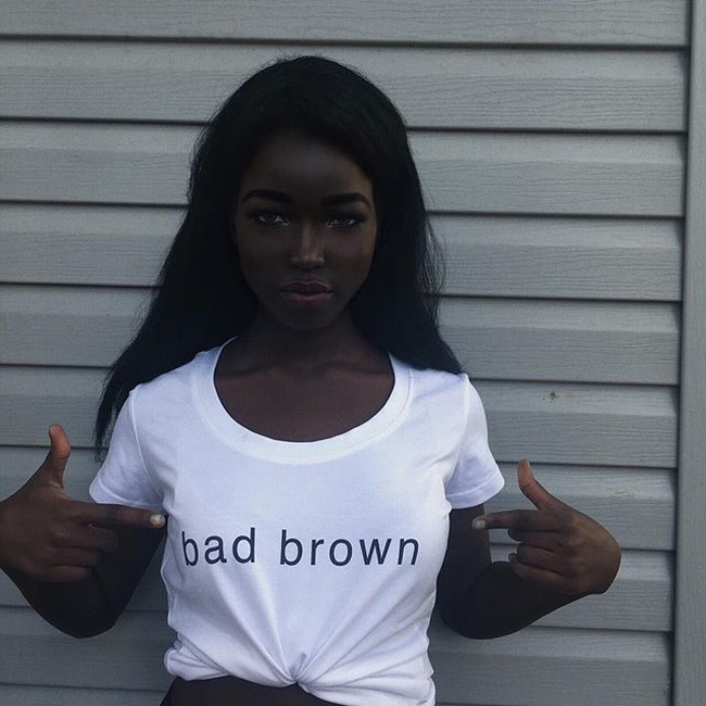 Kulit hitam legam yang dimiliki Lolita memperlihatkan keanekaragaman kecantikan yang membuat banyak orang menyukainya. Itulah mengapa tidak membutuhkan waktu lama bagi Lolita untuk mendapatkan banyak pengikut di akun Instagram pribadinya di @typicalblackmum. Foto: Instagram @typicalblackmum