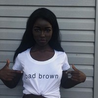 Kulit hitam legam yang dimiliki Lolita memperlihatkan keanekaragaman kecantikan yang membuat banyak orang menyukainya. Itulah mengapa tidak membutuhkan waktu lama bagi Lolita untuk mendapatkan banyak pengikut di akun Instagram pribadinya di @typicalblackmum. Foto: Instagram @typicalblackmum