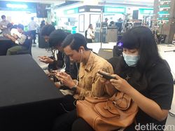 Potret Meriah Penjualan Oppo Reno2 F di Surabaya