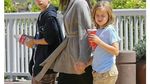 Momen Angelina Jolie Cicip Jangkrik hingga Kalajengking
