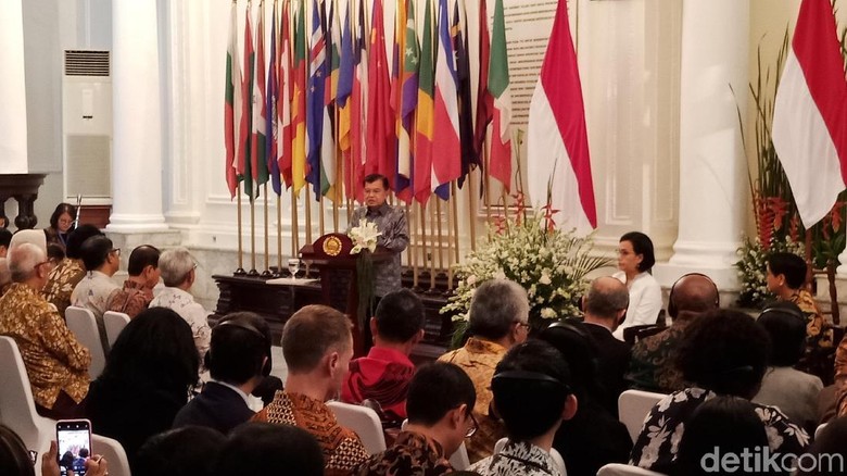 JK Resmikan Lembaga Kerja Sama Pembangunan Internasional Indonesia JK Resmikan Lembaga Kerja Sama Pembangunan Internasional Indonesia