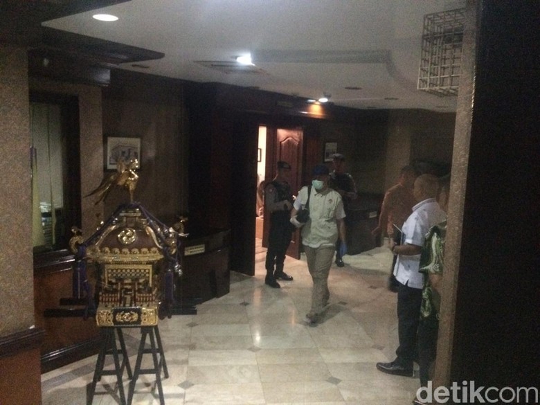 KPK Sita Dokumen Perjalanan ke Jepang dari Kantor Wali Kota Medan KPK Sita Dokumen Perjalanan ke Jepang dari Kantor Wali Kota Medan