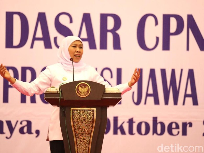 Gubernur Khofifah Ingatkan ASN Selalu Layani Masyarakat Gubernur Khofifah Ingatkan ASN Selalu Layani Masyarakat