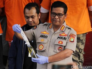 Polisi Petakan Rencana Abdul Basith cs Siapkan Molotov dari Rekonstruksi