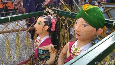 Ngerinya Tradisi Sembelih Boneka Pengantin Berpaes Jawa yang Viral