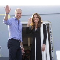 Meninggalkan Pakistan, busana bergaya baju tradisional Pakistan masih tetap jadi pilihan. (Foto: Getty Images)