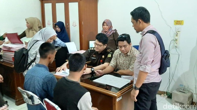 5 Pembakar Lahan di Sumsel Segera Disidang 5 Pembakar Lahan di Sumsel Segera Disidang