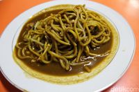 Mie Aceh Jambo Aye: Pedas Gurih Mie Aceh Tumis Daging Telur yang Berempah