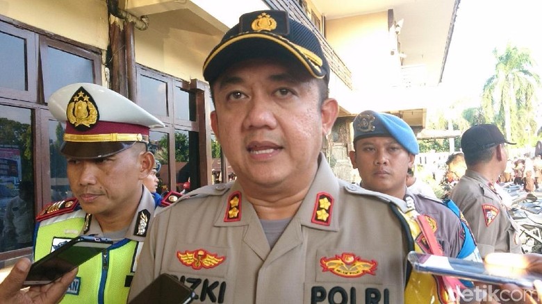 Polisi Perketat Pengamanan Pelabuhan Merak Jelang Pelantikan Presiden Polisi Perketat Pengamanan Pelabuhan Merak Jelang Pelantikan Presiden