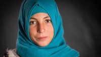 Nour, 12 tahun, masih menyimpan selimut pemberian sang nenek.