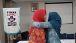 Potret Siti yang Sudah Dapat Toga-Ikut Gladi Resik Tapi Tak Boleh Ikut Wisuda