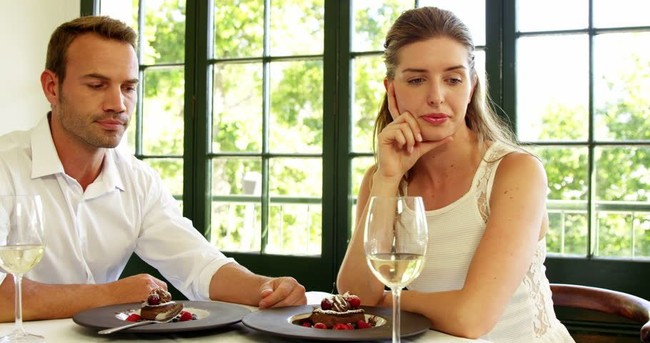 Duh! Kisah Kencan Sambil Makan Ini Gagal dan Bikin Ngakak