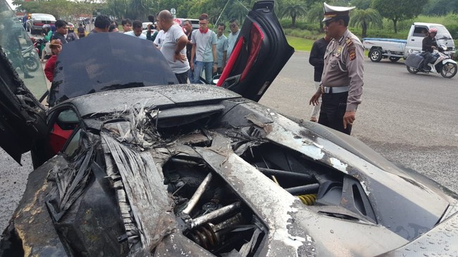 Lamborghini Raffi Ahmad yang Terbakar Tak Pakai Pelat Nomor