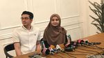 Tebar Senyuman, Irwansyah dan Zaskia Jawab Tudingan Penggelapan Uang