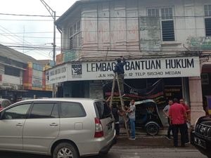 Siapa di Balik Teror Molotov di Kantor LBH Medan?