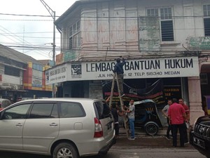 Cek CCTV, Polisi Buru 2 Pelempar Molotov LBH Medan
