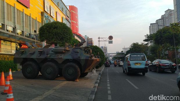 Dijaga Aparat, Begini Suasana di Glodok Jelang Pelantikan Jokowi