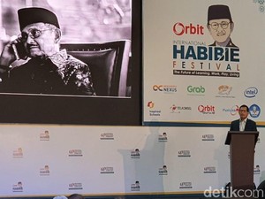 Tanpa Eyang Habibie, Tidak Akan Ada Telkomsel