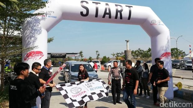 Yok Intip Serunya Avanza-Veloz Sebangsa di Makassar