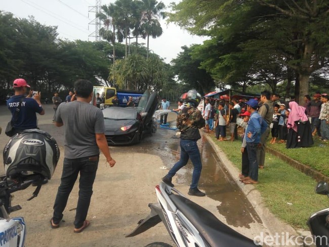 Lamborghini Raffi Ahmad yang Terbakar Tak Pakai Pelat Nomor