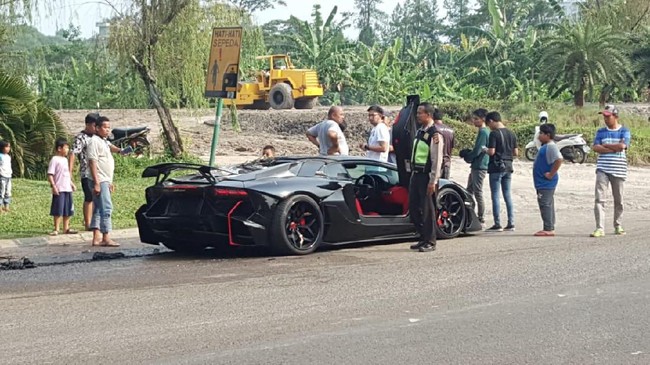Begini Kronologi Lamborghini Raffi Ahmad Terbakar
