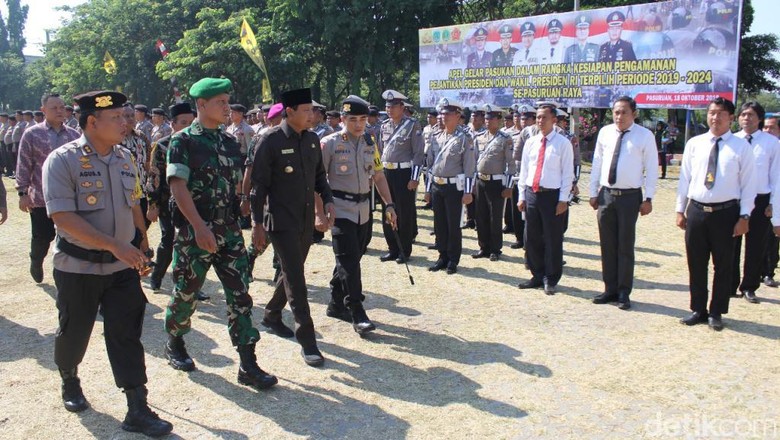 Pasukan Gabungan Siap Amankan Pasuruan Saat Pelantikan Jokowi Pasukan Gabungan Siap Amankan Pasuruan Saat Pelantikan Jokowi