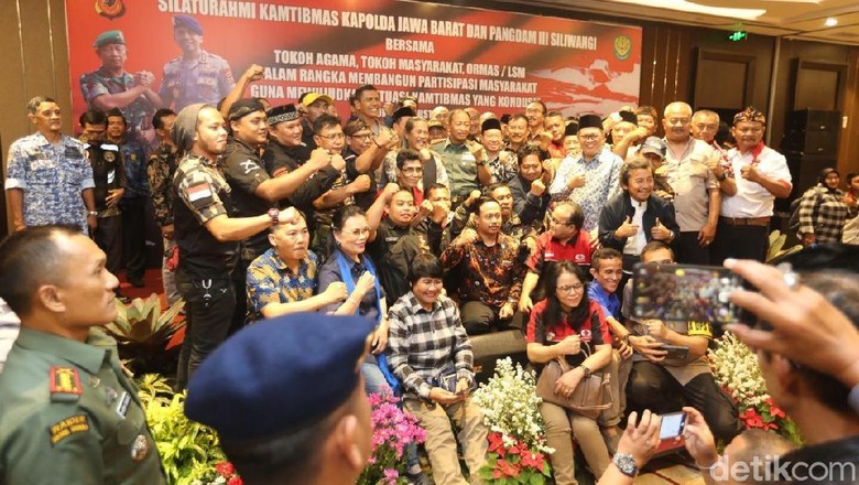 LSM di Kota Bandung Siap Jaga Keamanan Jelang Pelantikan Presiden LSM di Kota Bandung Siap Jaga Keamanan Jelang Pelantikan Presiden