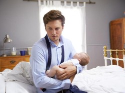 Jajal Jadi Bapak Rumah Tangga, Pria Ngaku Depresi Urus Anak & Rumah Sendiri