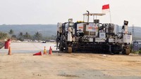 Konstruksi Seksi V Tol Pandaan-Malang juga sempat terkendala pembebasan lahan di daerah kelurahan Madyopuro yang menjadi ujung interchange Sawojajar sebagai jalan akses keluar tol menuju Kota Malang. Berdasarkan data, dari 57 bidang tanah yang belum bebas, saat ini sudah sebanyak 52 bidang tanah yang dalam proses konsinyasi. Ditargetkan proses konstruksi seksi V seluruhnya rampung pada Januari 2020. Pool/Kementerian PUPR.