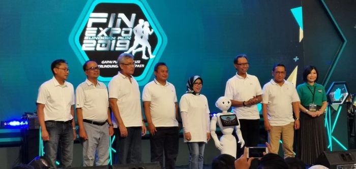 OJK Luncurkan Sinergi Aksi Indonesia Menabung di Puncak BIK 2019 (Foto:dok. OJK) OJK Luncurkan Sinergi Aksi Indonesia Menabung di Puncak BIK 2019 (Foto:dok. OJK)