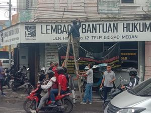 Polri: Teror Bom Molotov di LBH Medan Tak Terkait Kasus Tewasnya Golfrid