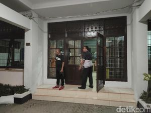 Geledah Kantor Dinas PU Medan, KPK Bawa Kardus-Koper